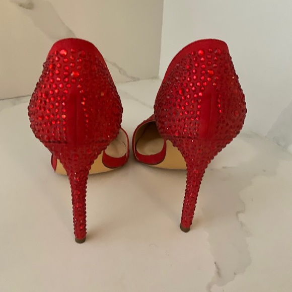 Red High Heels - Picture 3 of 9